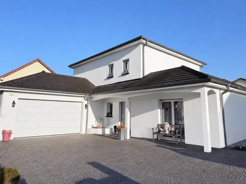 Guessling-Hémering après rénovation : façades d’un blanc lumineux